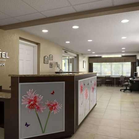 Microtel Inn & Suites By Wyndham Mineral Wells/Parkersburg Εξωτερικό φωτογραφία