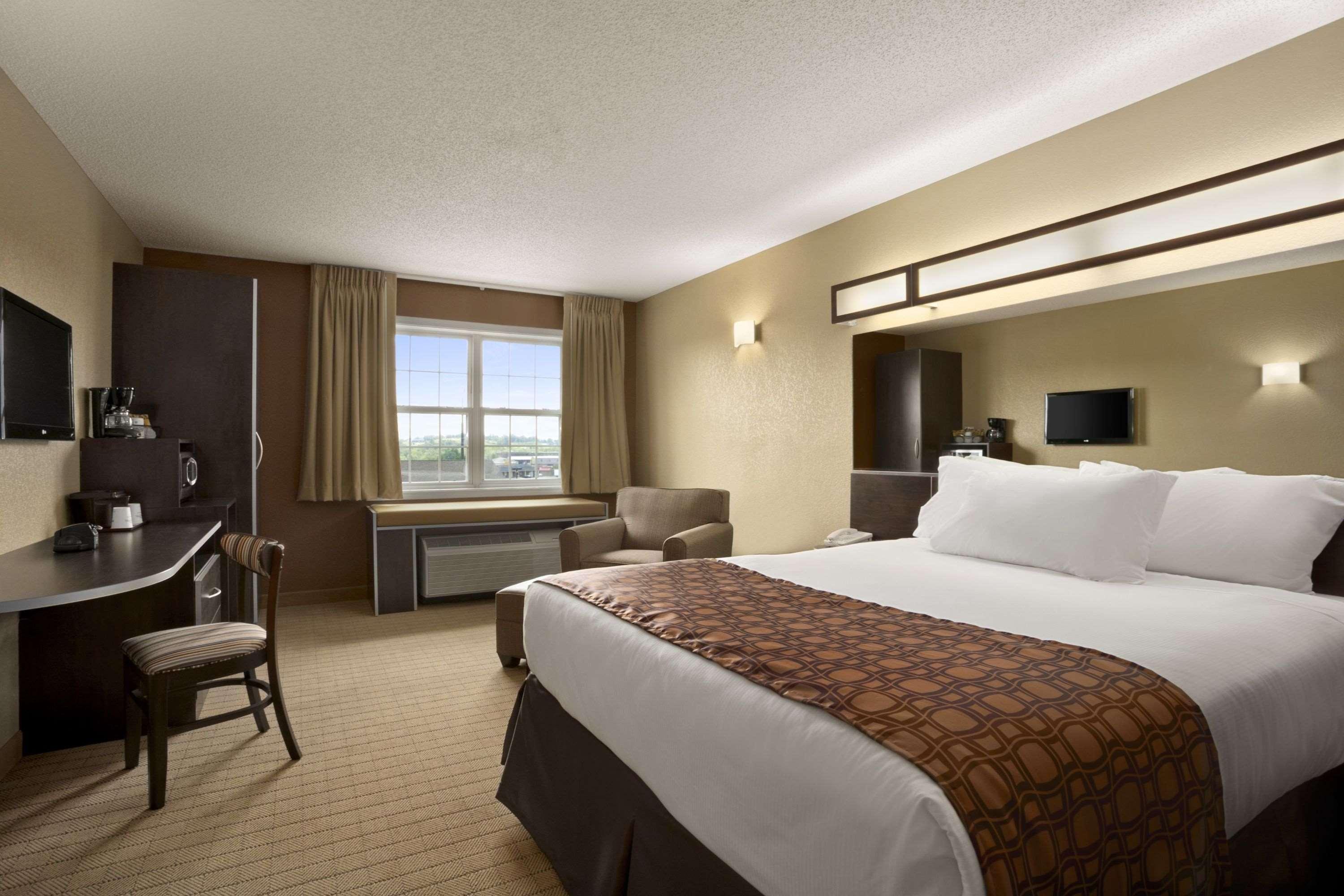 Microtel Inn & Suites By Wyndham Mineral Wells/Parkersburg Εξωτερικό φωτογραφία