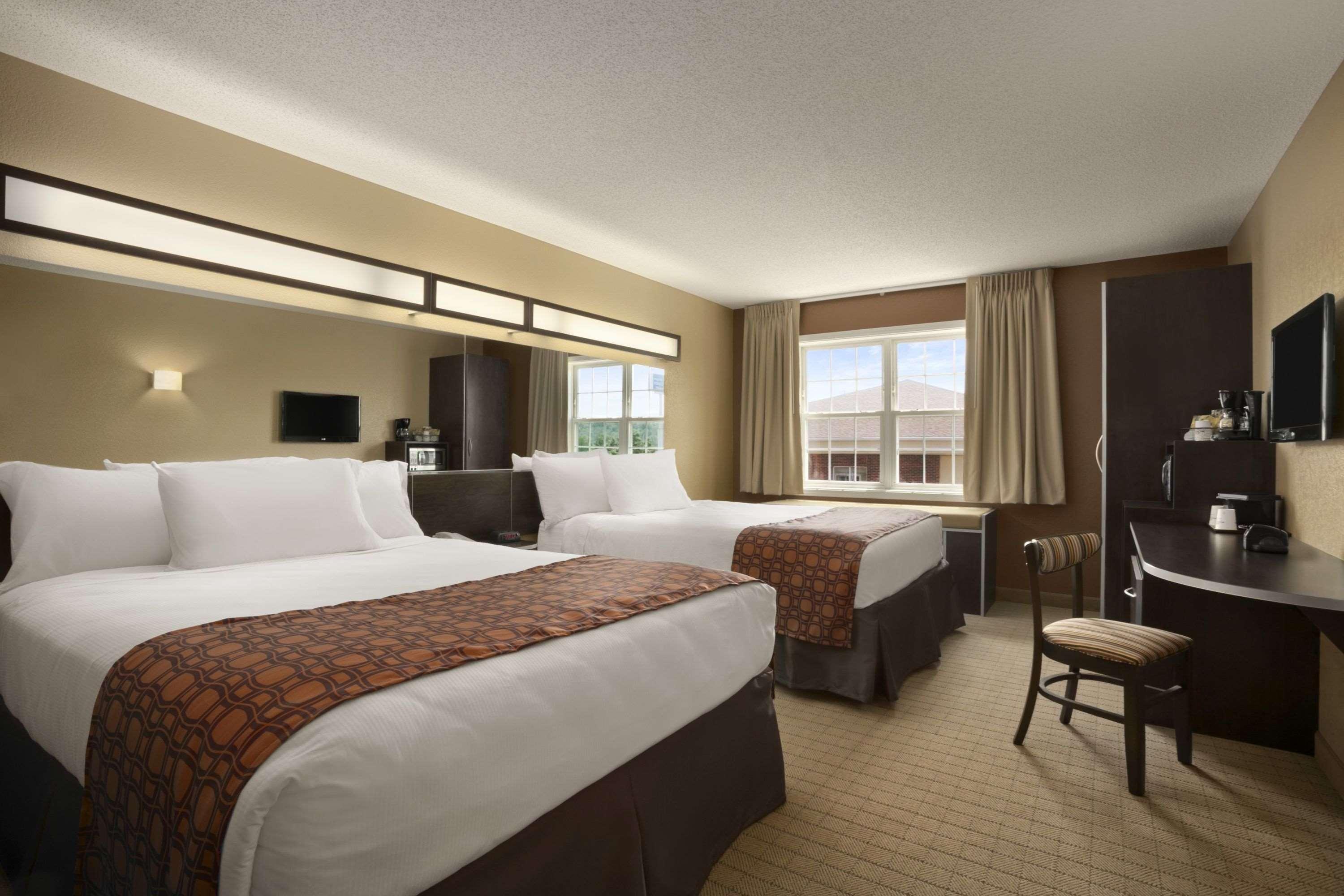 Microtel Inn & Suites By Wyndham Mineral Wells/Parkersburg Εξωτερικό φωτογραφία