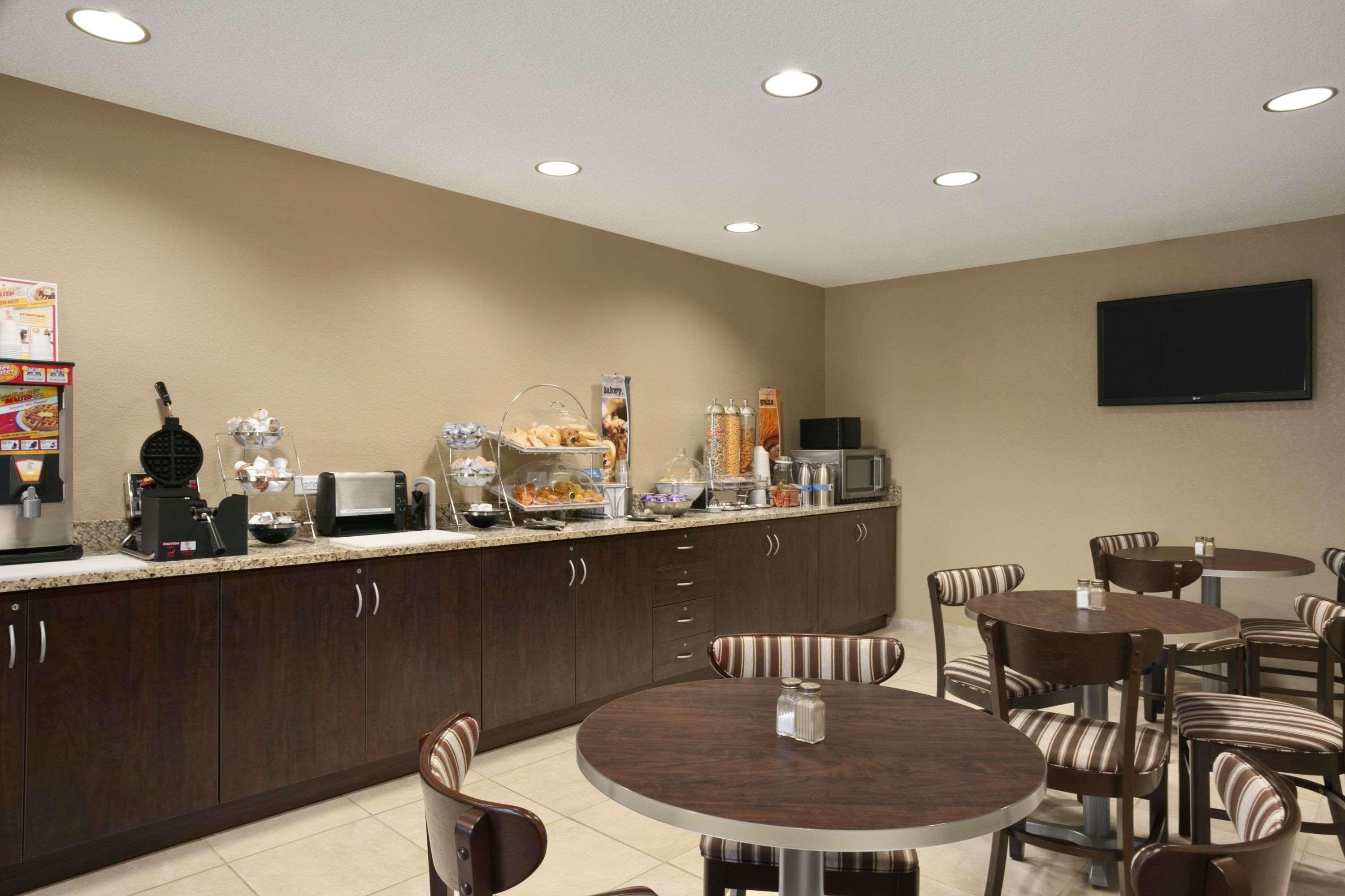Microtel Inn & Suites By Wyndham Mineral Wells/Parkersburg Εξωτερικό φωτογραφία