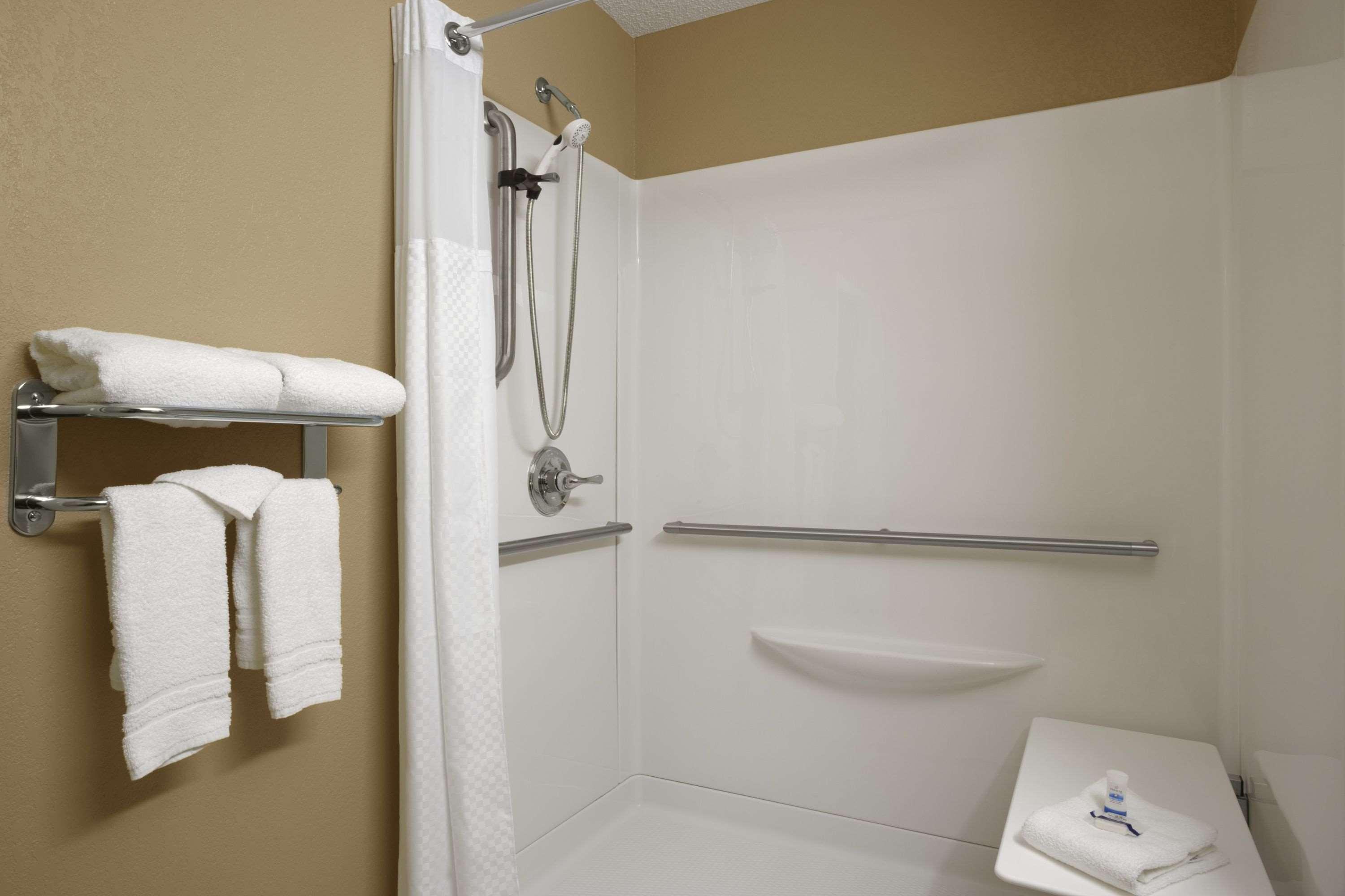 Microtel Inn & Suites By Wyndham Mineral Wells/Parkersburg Εξωτερικό φωτογραφία