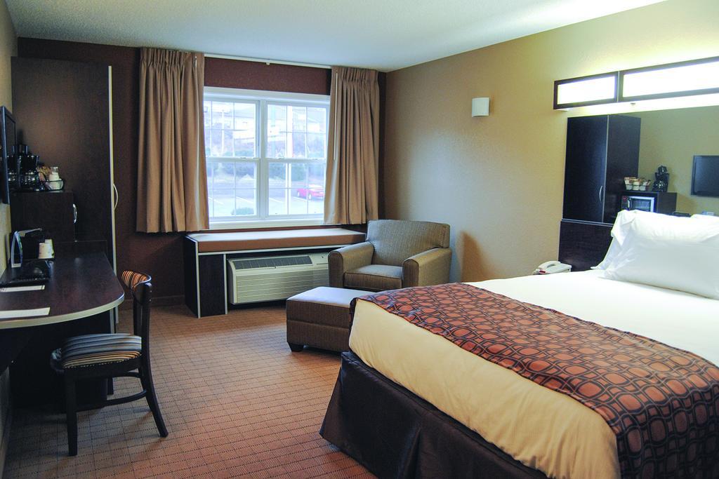 Microtel Inn & Suites By Wyndham Mineral Wells/Parkersburg Εξωτερικό φωτογραφία