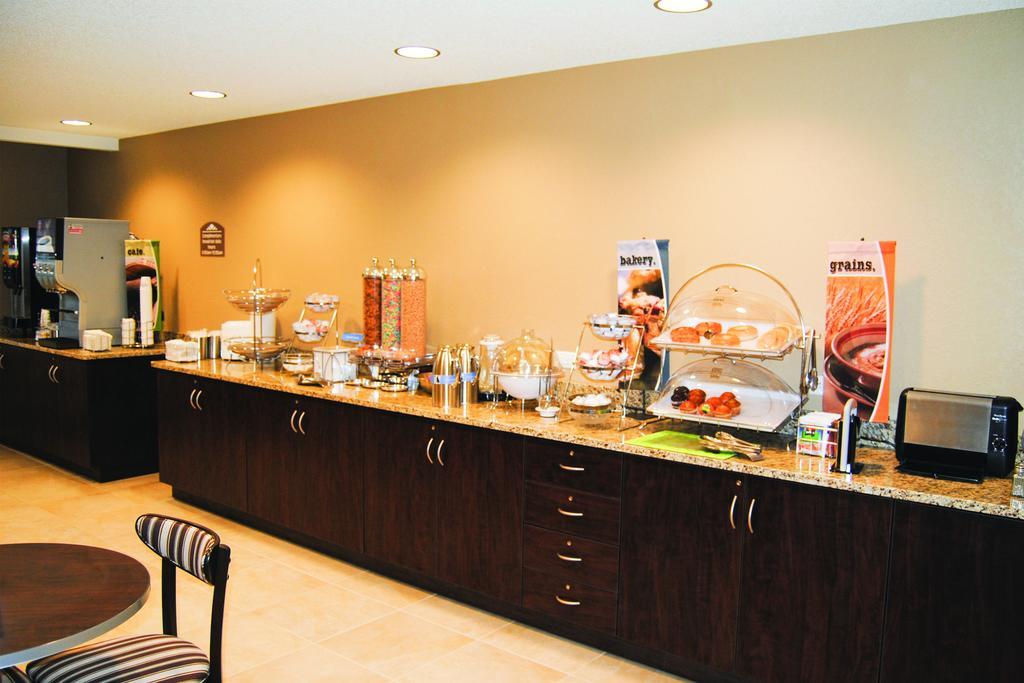 Microtel Inn & Suites By Wyndham Mineral Wells/Parkersburg Εξωτερικό φωτογραφία