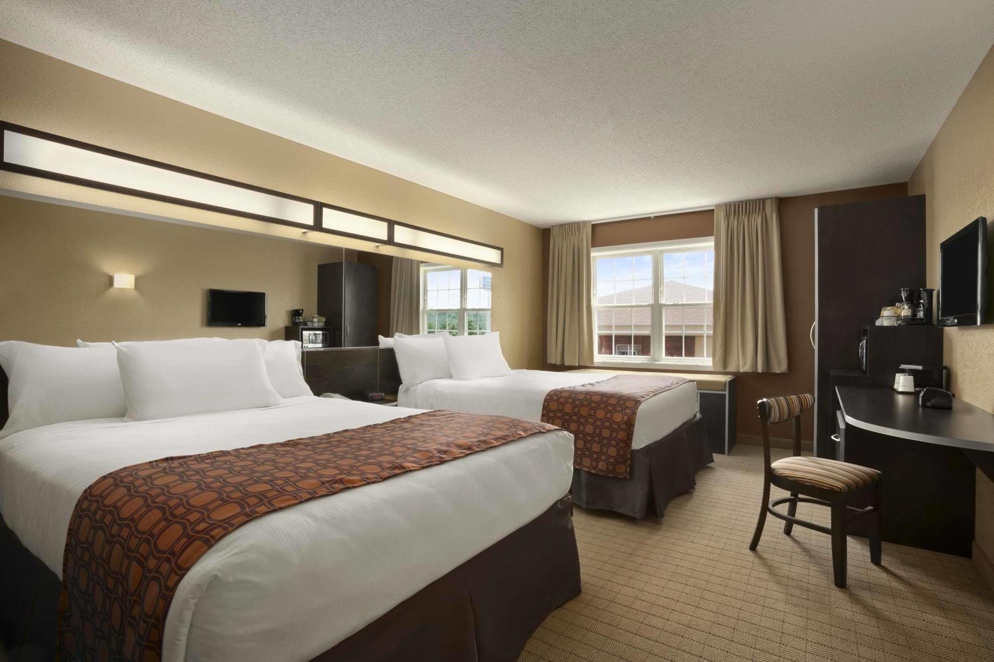 Microtel Inn & Suites By Wyndham Mineral Wells/Parkersburg Εξωτερικό φωτογραφία